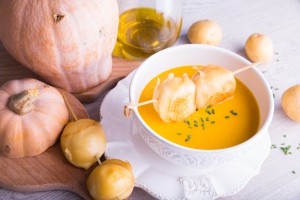 Crema di zucca al curry con scamorza affumicata